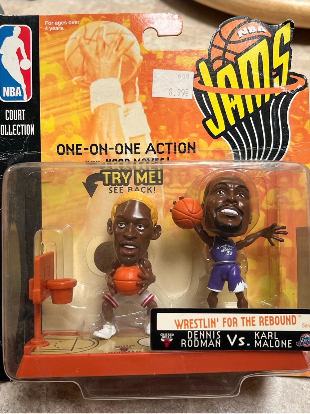 NBA One-on-One Action Figure Set – Purple & Orange